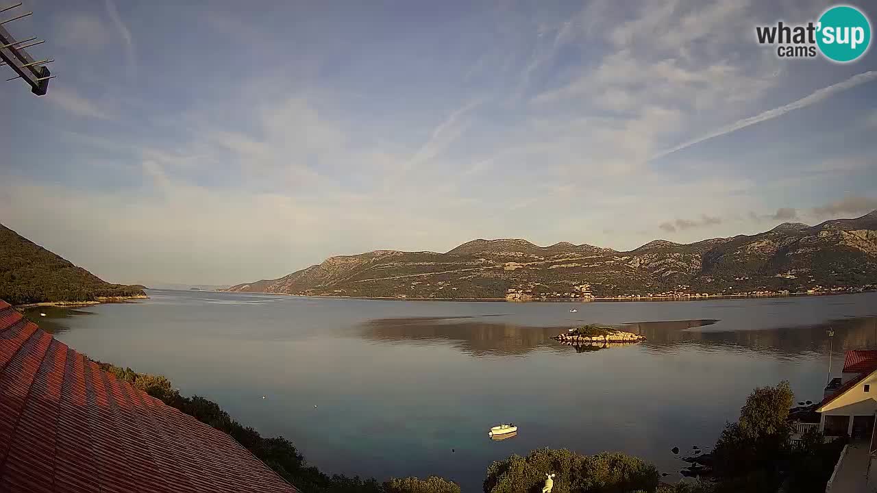 Korčula spletna kamera v živo – Tri Žala pogled na Pelješac