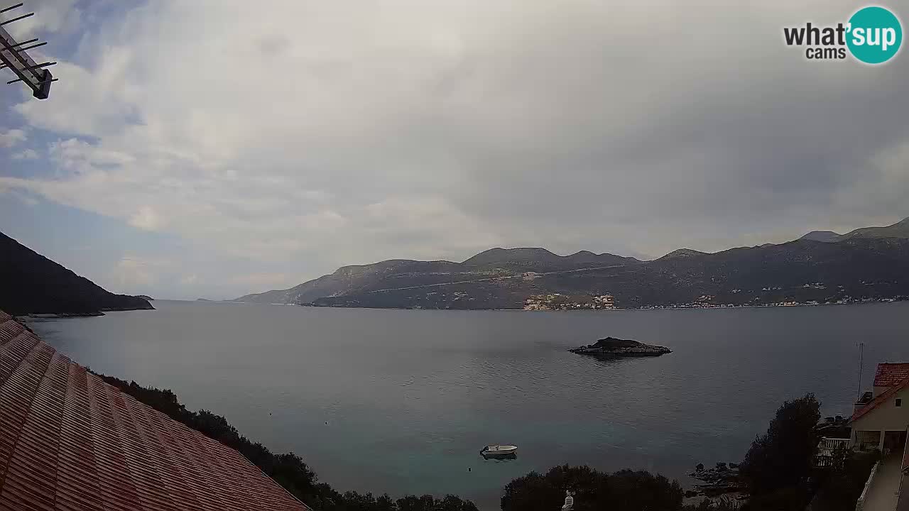 Korčula spletna kamera v živo – Tri Žala pogled na Pelješac