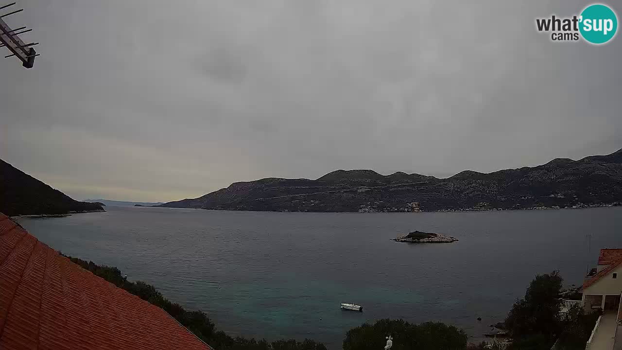 Korčula spletna kamera v živo – Tri Žala pogled na Pelješac