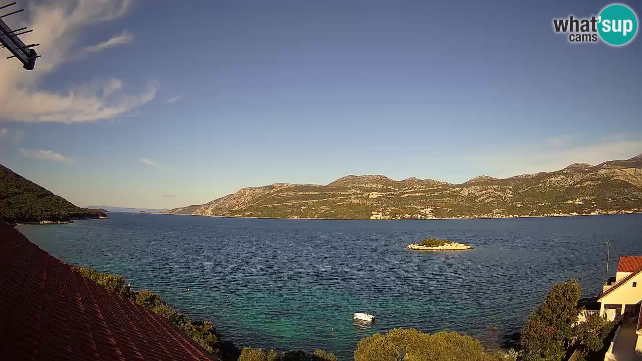 Korčula spletna kamera v živo – Tri Žala pogled na Pelješac
