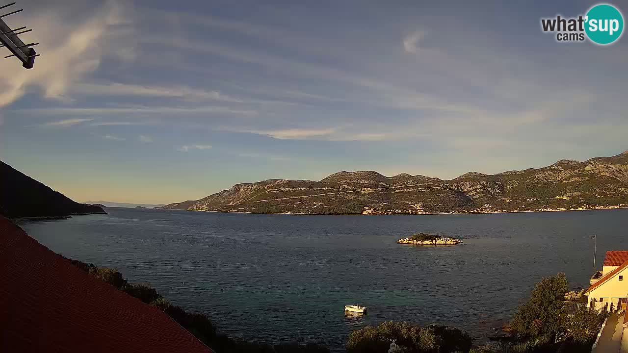 Korčula spletna kamera v živo – Tri Žala pogled na Pelješac