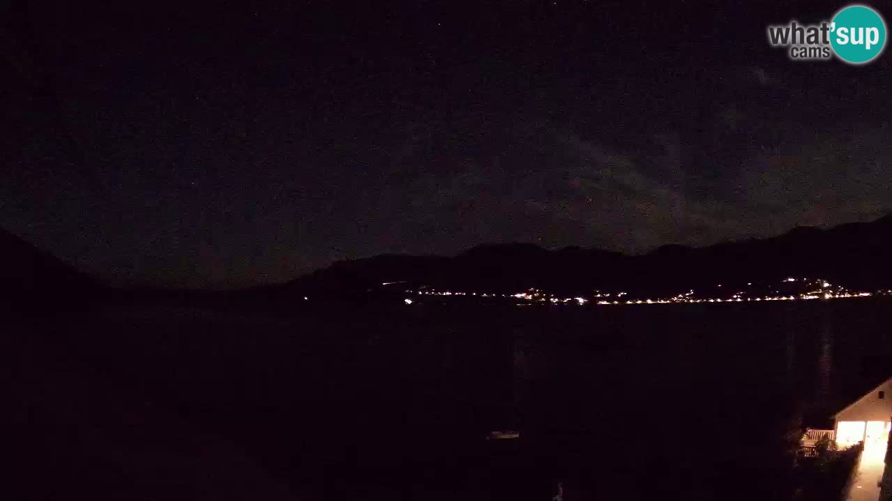 Korčula spletna kamera v živo – Tri Žala pogled na Pelješac