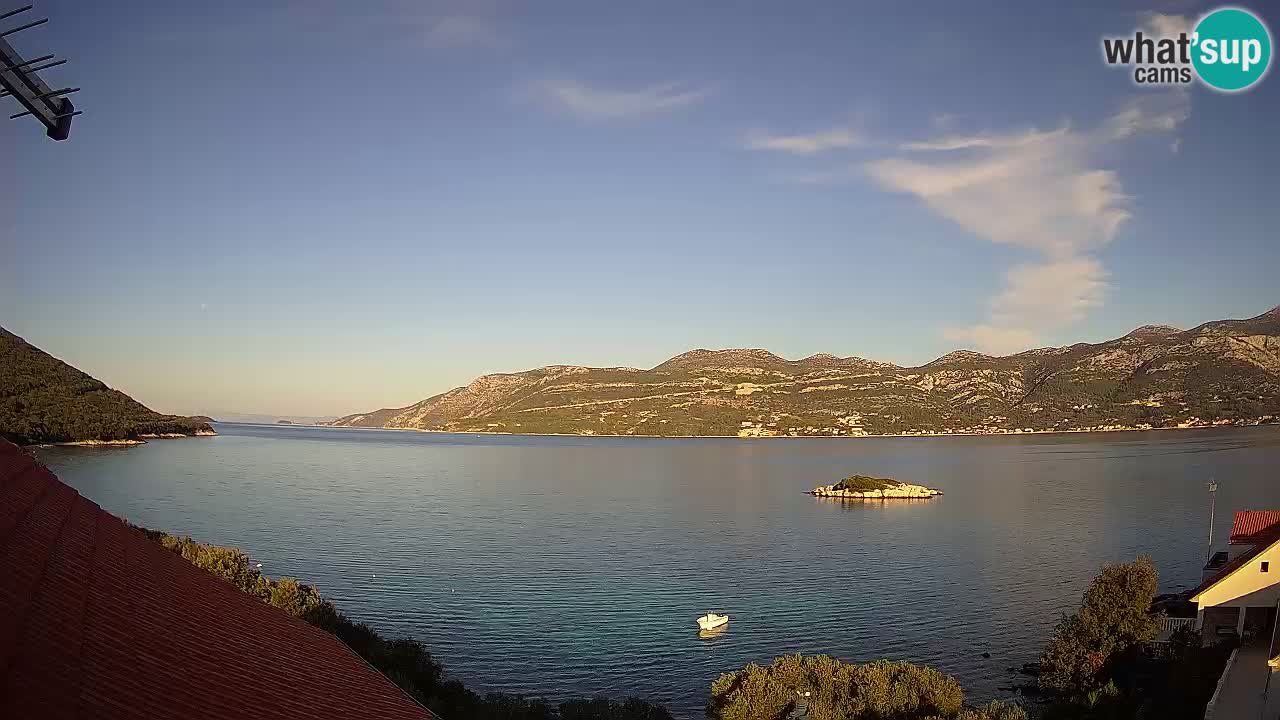 Korčula spletna kamera v živo – Tri Žala pogled na Pelješac
