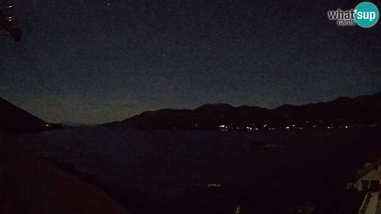Korčula spletna kamera v živo – Tri Žala pogled na Pelješac