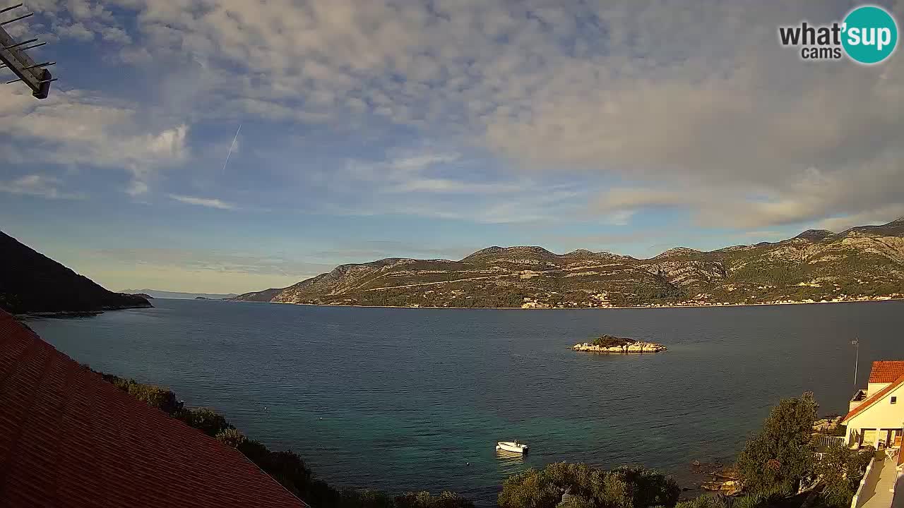 Korčula spletna kamera v živo – Tri Žala pogled na Pelješac