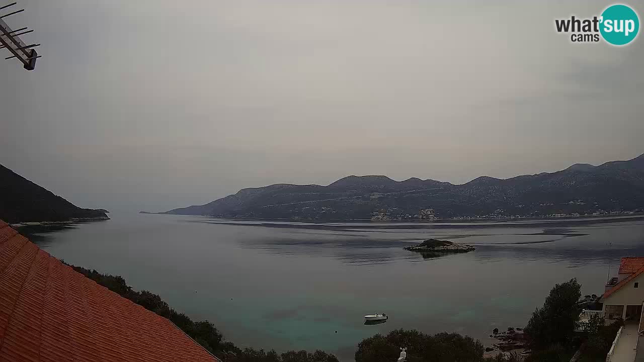 Korčula spletna kamera v živo – Tri Žala pogled na Pelješac