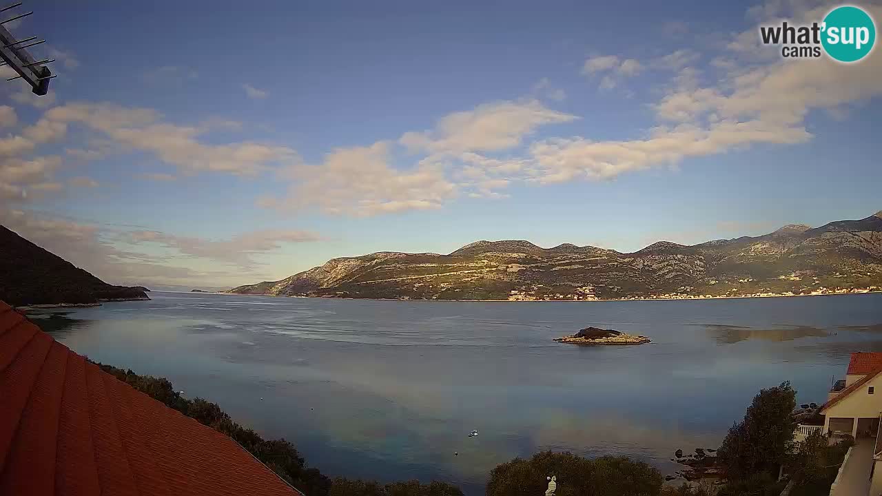 Korčula spletna kamera v živo – Tri Žala pogled na Pelješac
