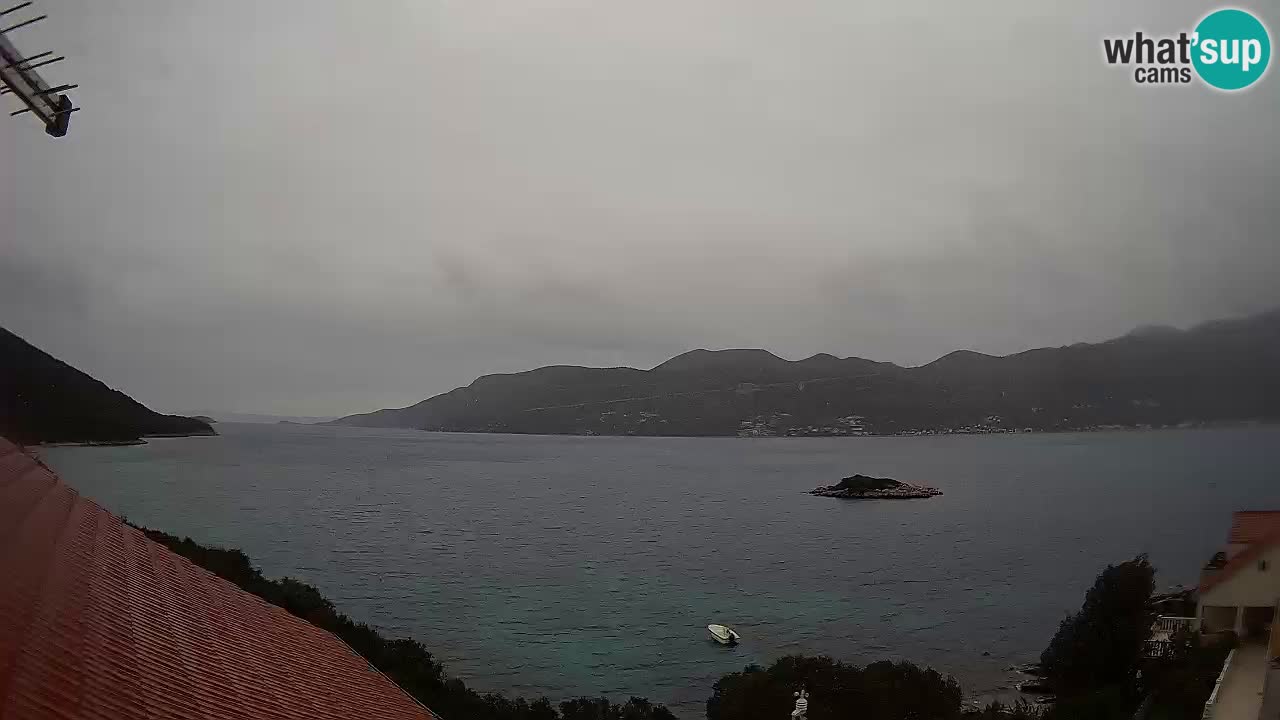 Korčula spletna kamera v živo – Tri Žala pogled na Pelješac