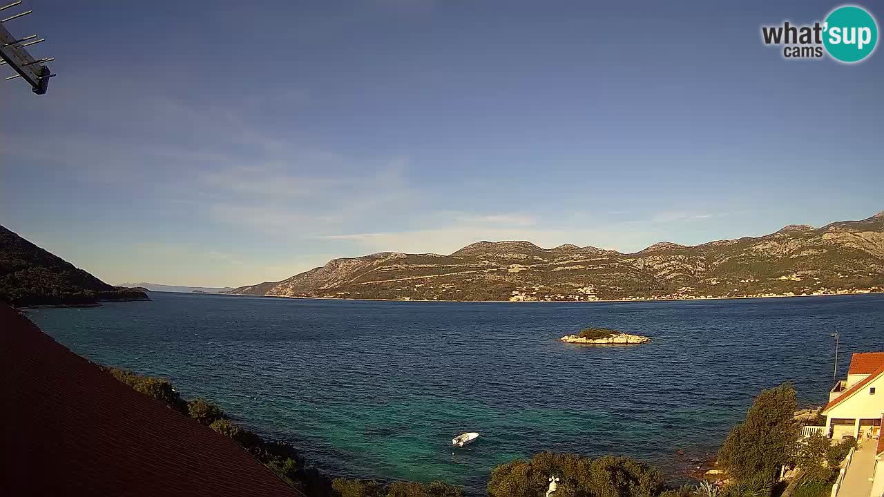 Korčula spletna kamera v živo – Tri Žala pogled na Pelješac