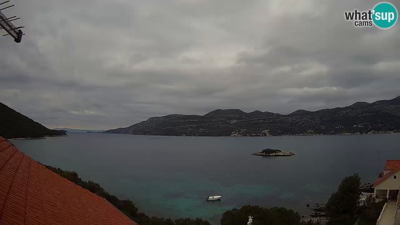 Korčula spletna kamera v živo – Tri Žala pogled na Pelješac