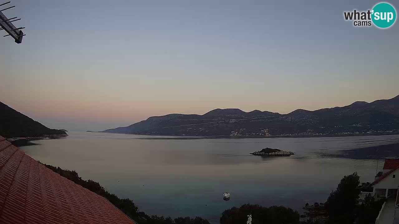 Korčula spletna kamera v živo – Tri Žala pogled na Pelješac
