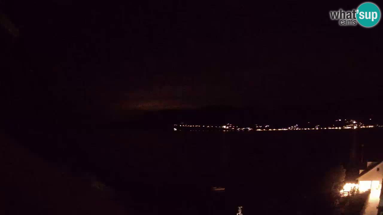 Korčula spletna kamera v živo – Tri Žala pogled na Pelješac