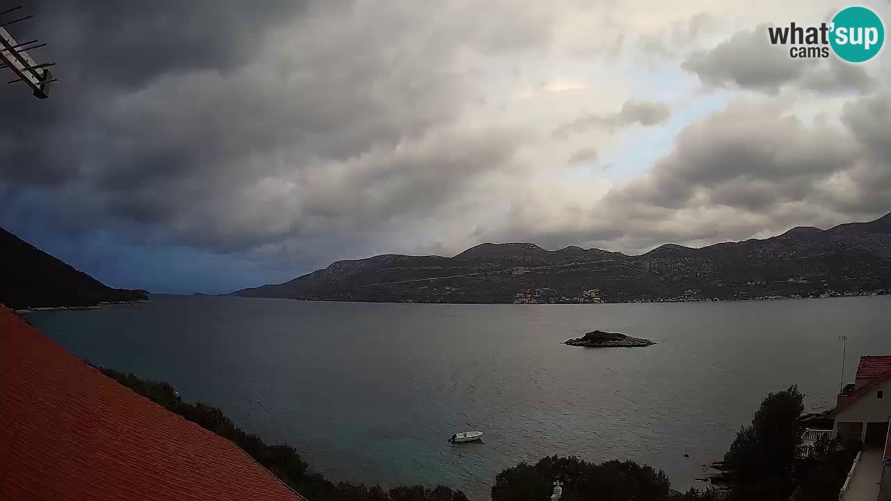 Korčula spletna kamera v živo – Tri Žala pogled na Pelješac