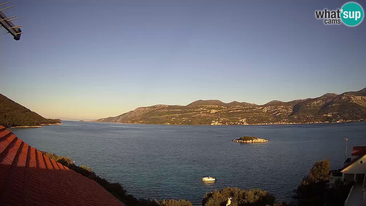 Korčula spletna kamera v živo – Tri Žala pogled na Pelješac