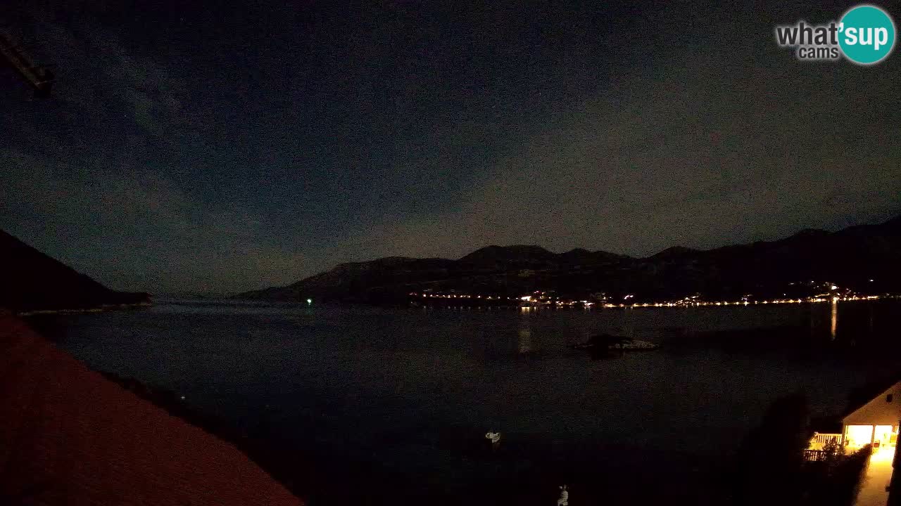 Korčula spletna kamera v živo – Tri Žala pogled na Pelješac