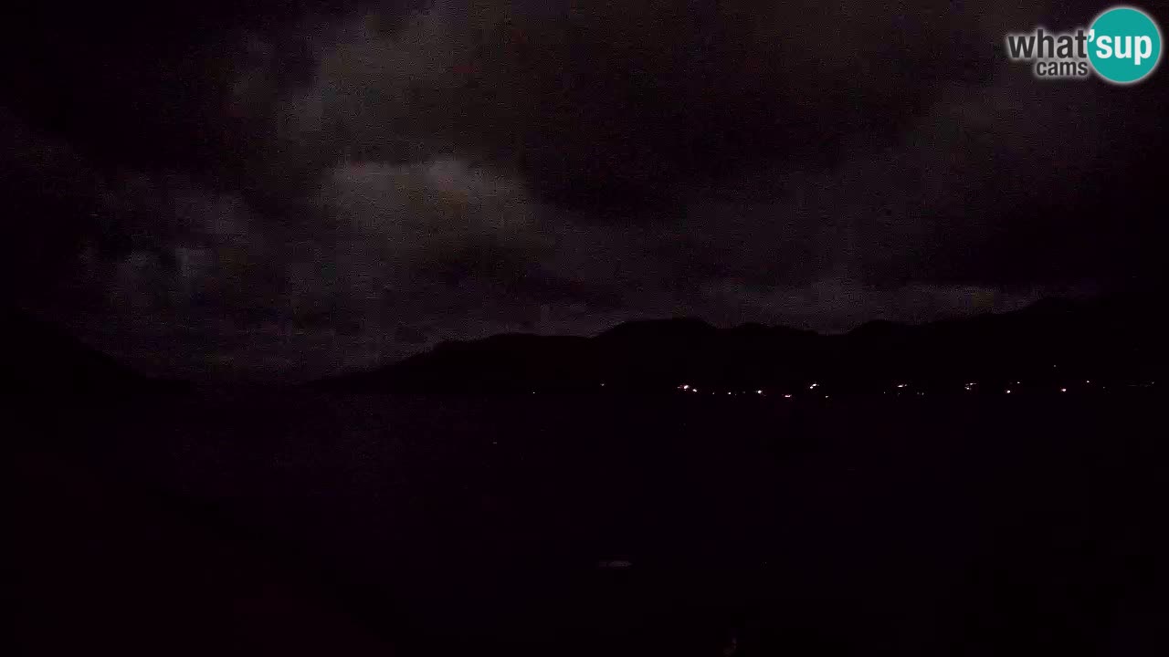 Korčula spletna kamera v živo – Tri Žala pogled na Pelješac