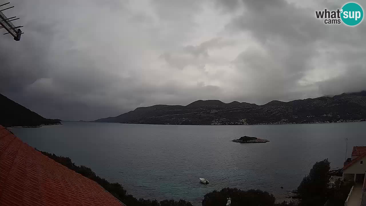 Korčula spletna kamera v živo – Tri Žala pogled na Pelješac