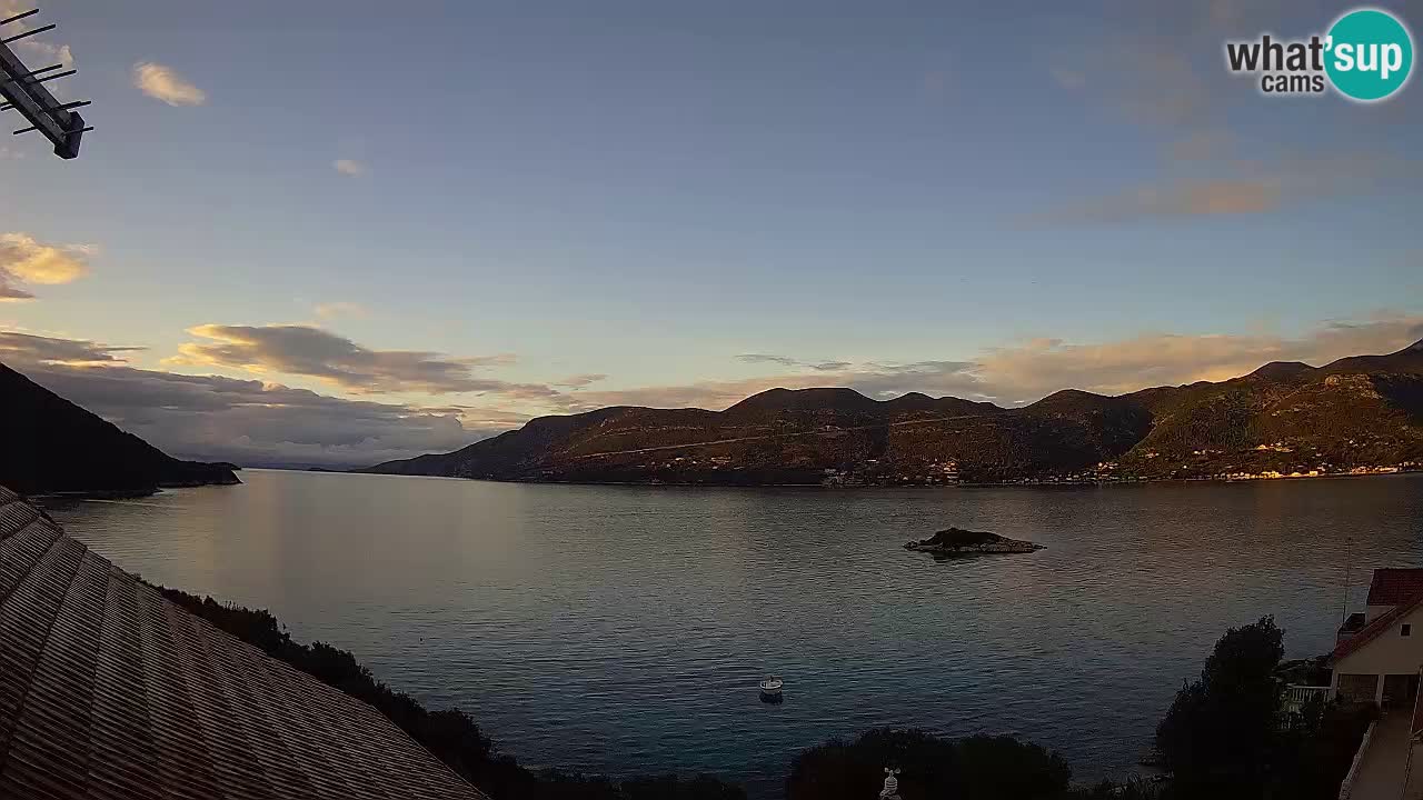 Korčula spletna kamera v živo – Tri Žala pogled na Pelješac