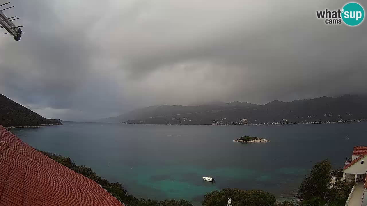 Korčula spletna kamera v živo – Tri Žala pogled na Pelješac