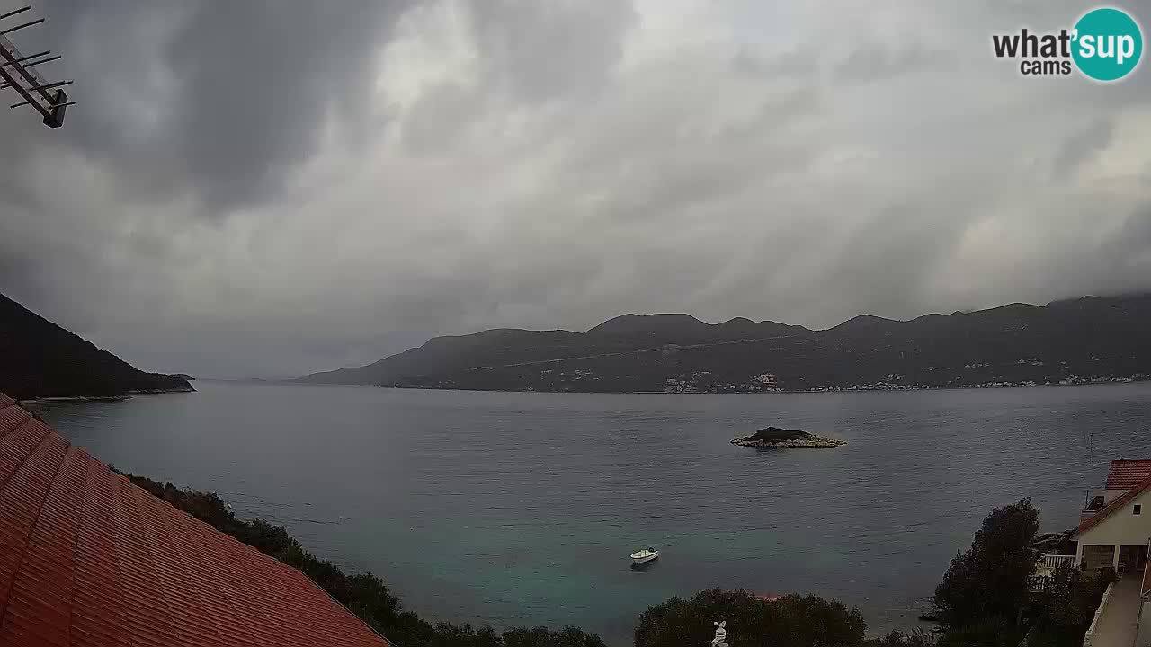 Korčula spletna kamera v živo – Tri Žala pogled na Pelješac