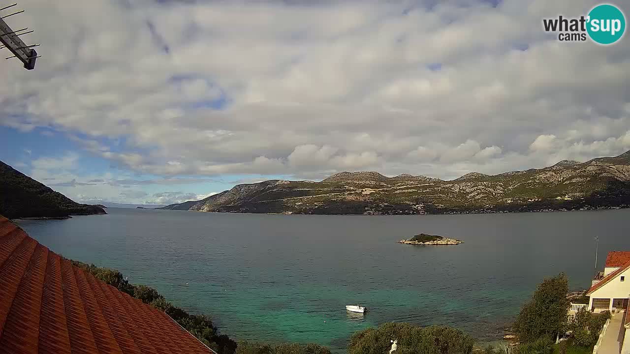 Korčula spletna kamera v živo – Tri Žala pogled na Pelješac