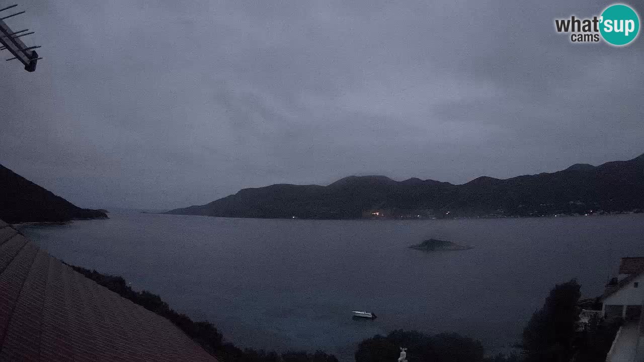 Korčula spletna kamera v živo – Tri Žala pogled na Pelješac