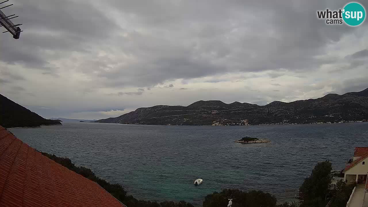 Korčula spletna kamera v živo – Tri Žala pogled na Pelješac