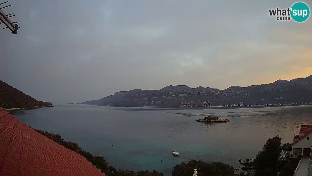 Korčula spletna kamera v živo – Tri Žala pogled na Pelješac