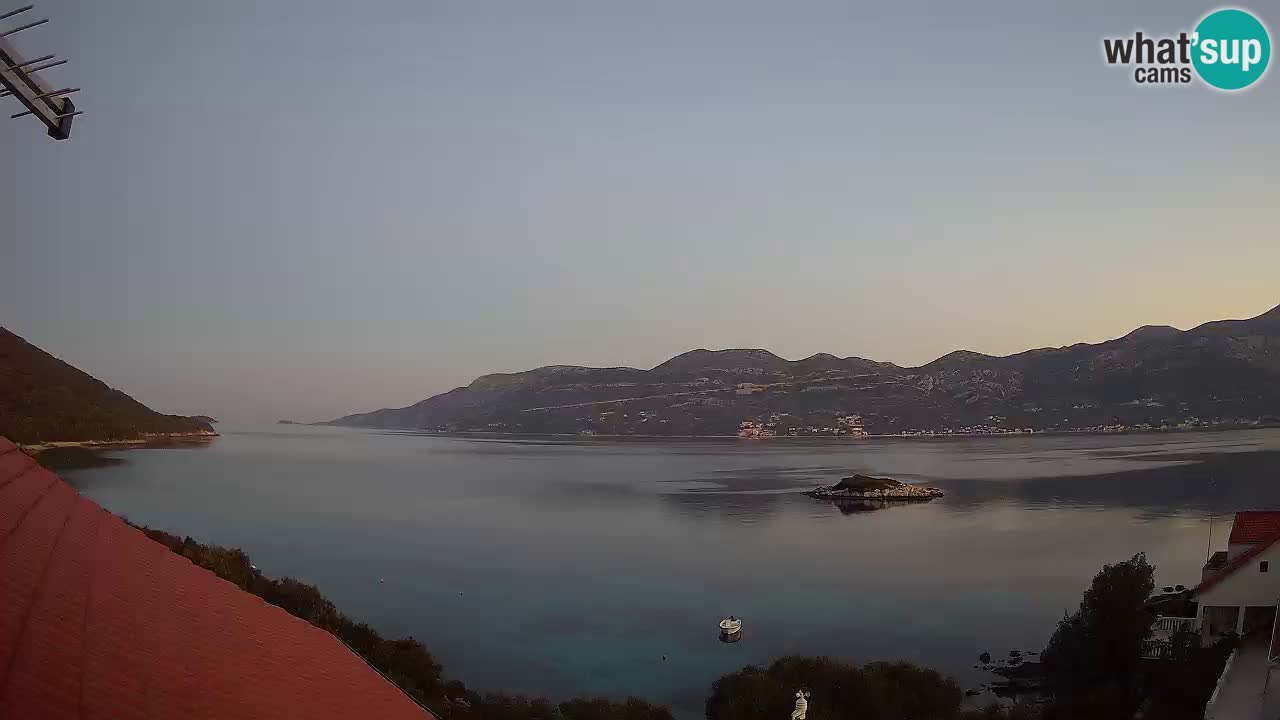 Korčula spletna kamera v živo – Tri Žala pogled na Pelješac