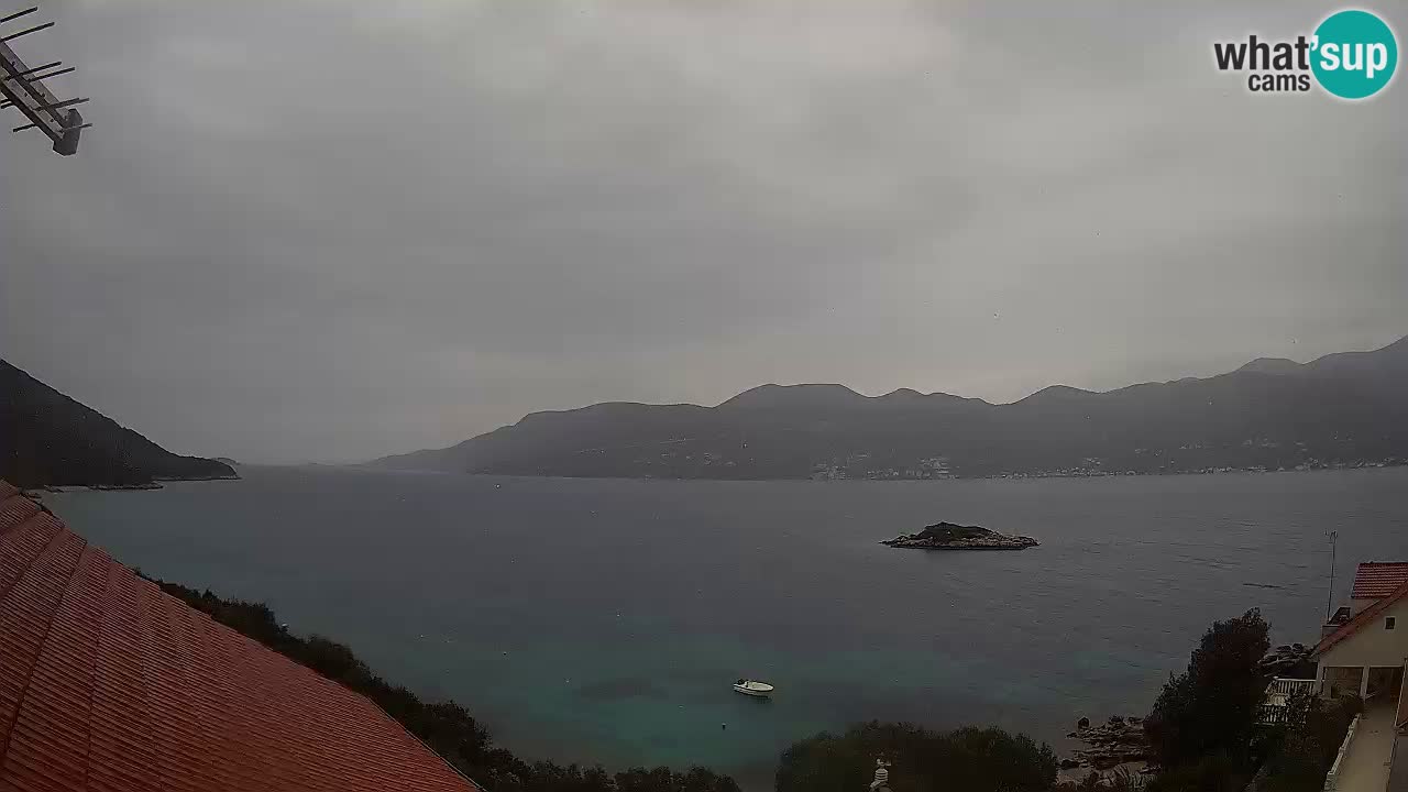 Korčula spletna kamera v živo – Tri Žala pogled na Pelješac