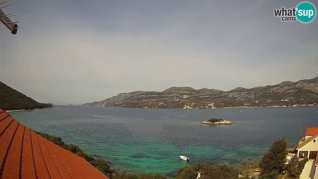 Korčula spletna kamera v živo – Tri Žala pogled na Pelješac