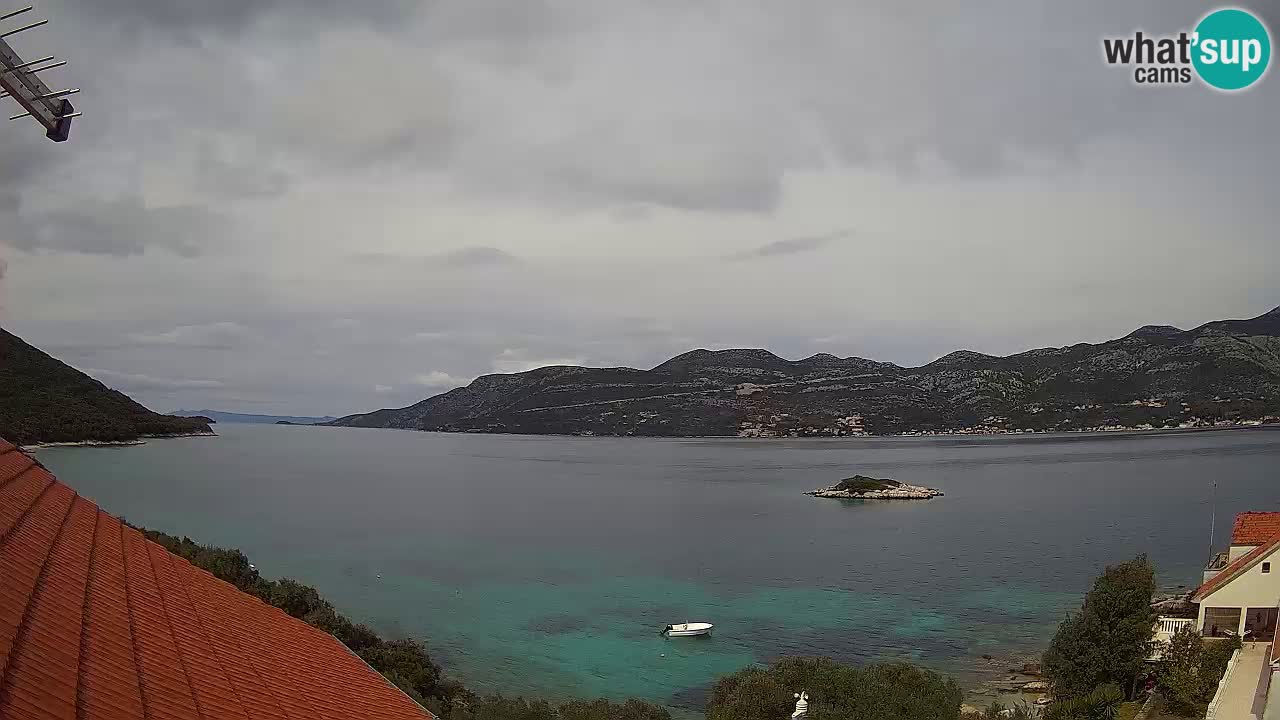 Korčula spletna kamera v živo – Tri Žala pogled na Pelješac