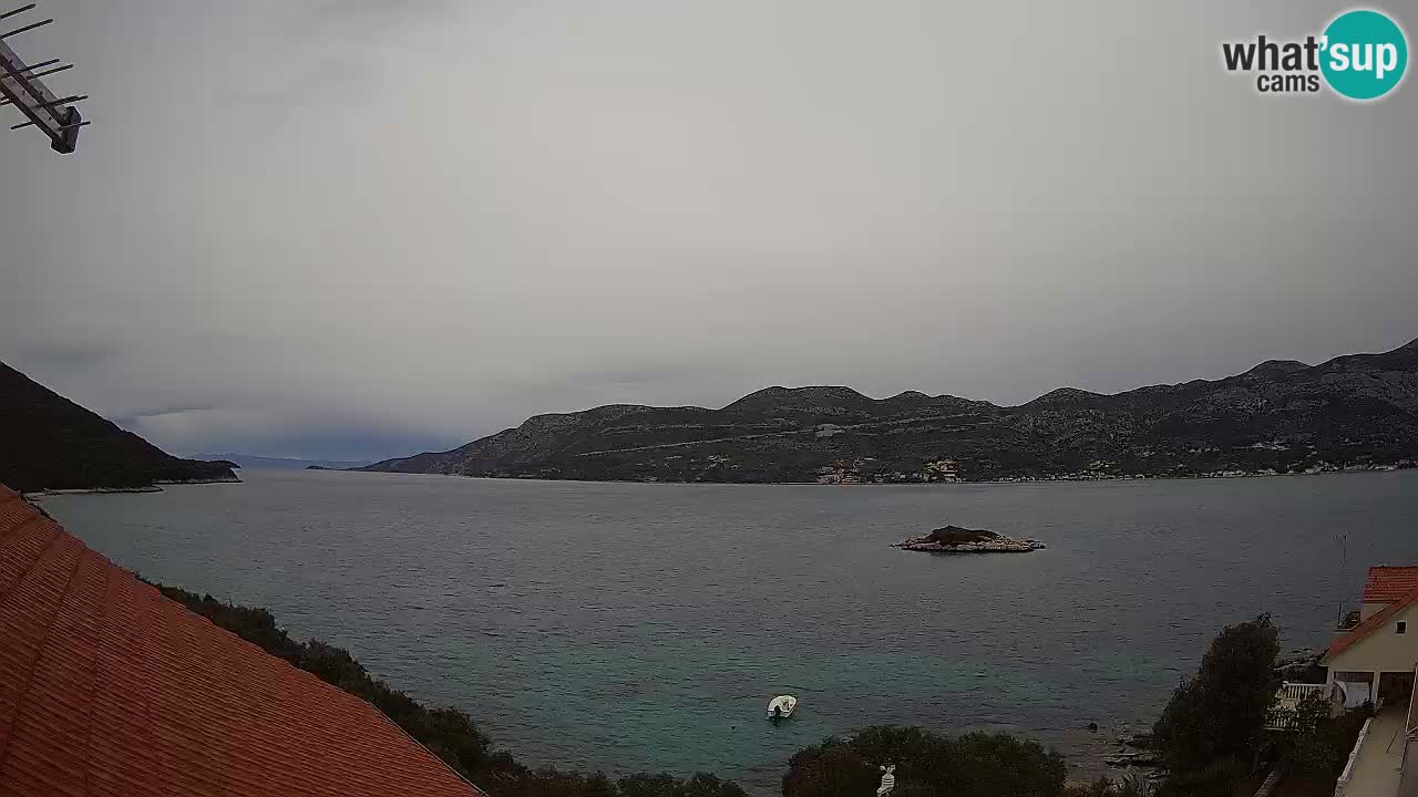 Korčula spletna kamera v živo – Tri Žala pogled na Pelješac