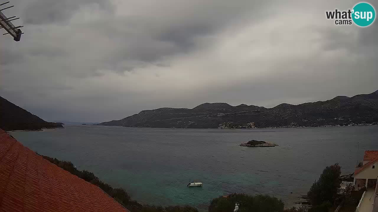 Korčula spletna kamera v živo – Tri Žala pogled na Pelješac