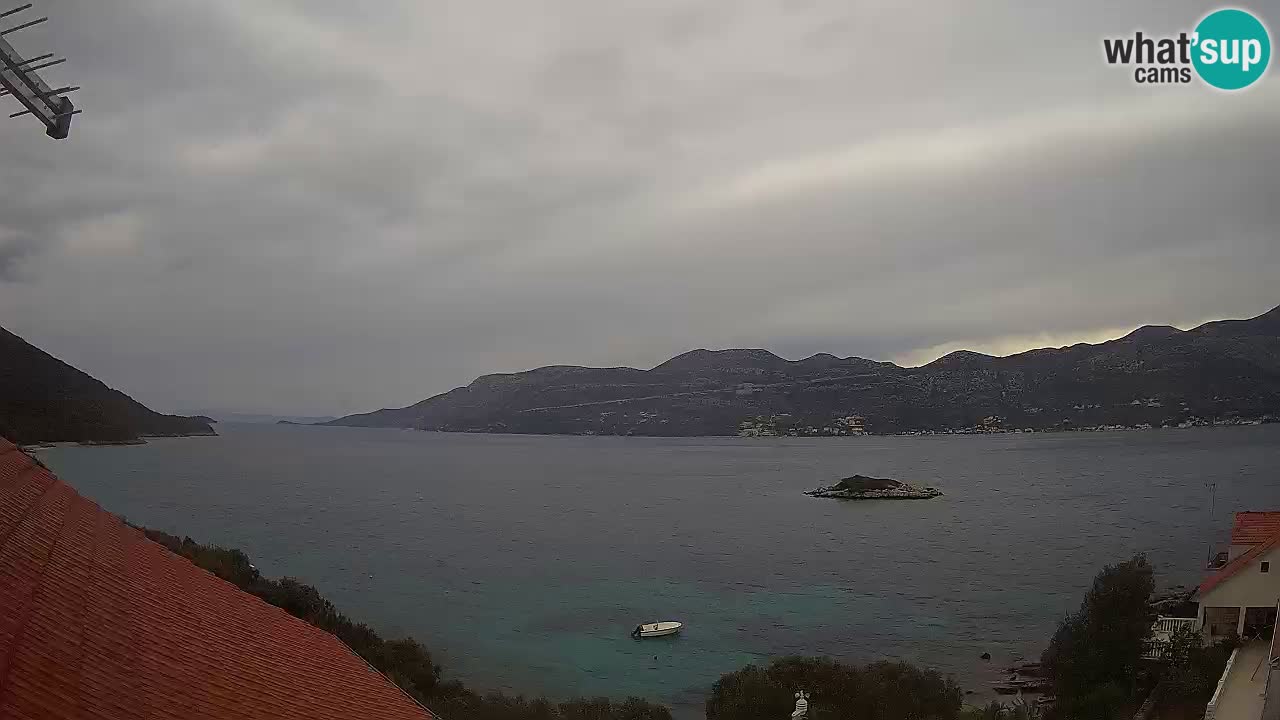 Korčula spletna kamera v živo – Tri Žala pogled na Pelješac