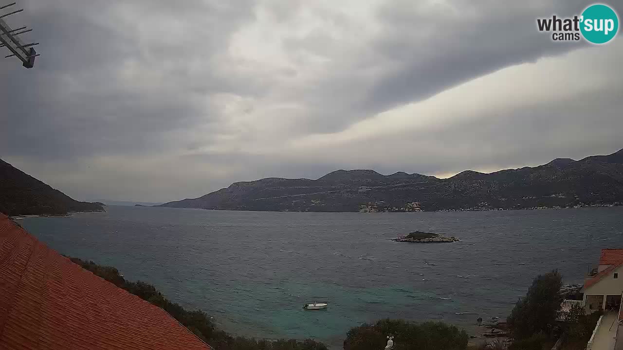 Korčula spletna kamera v živo – Tri Žala pogled na Pelješac