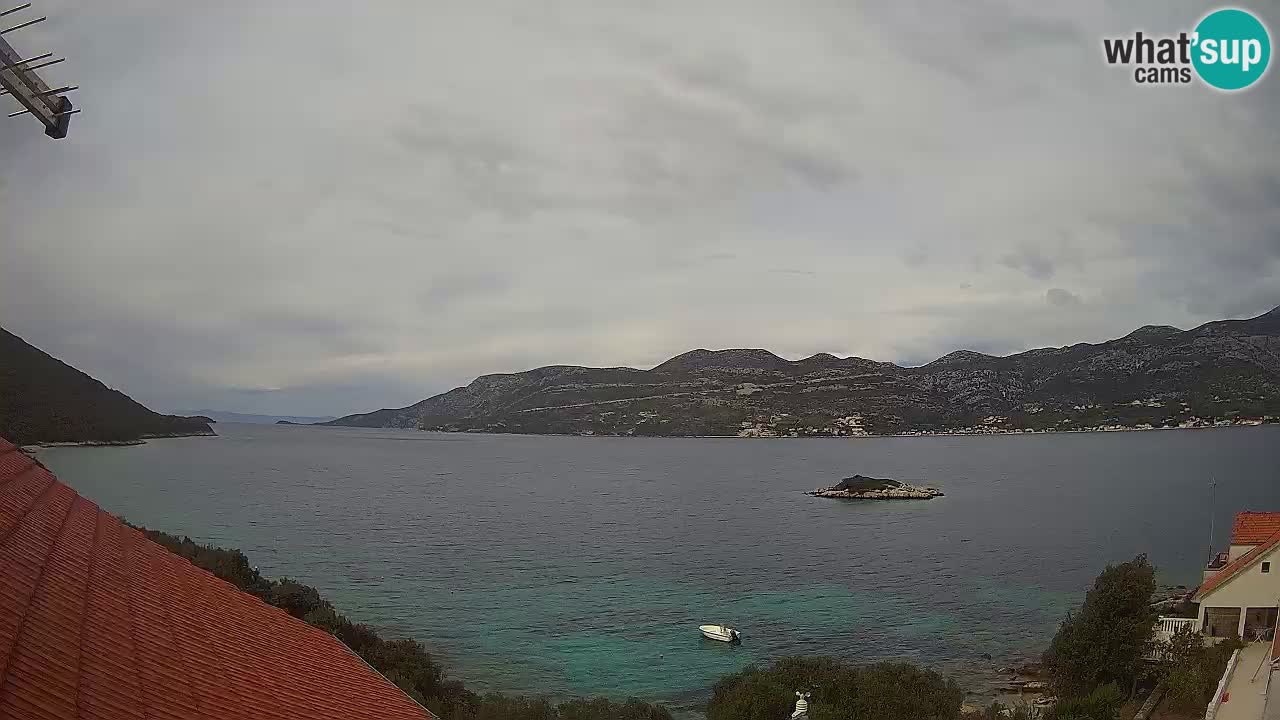 Korčula spletna kamera v živo – Tri Žala pogled na Pelješac