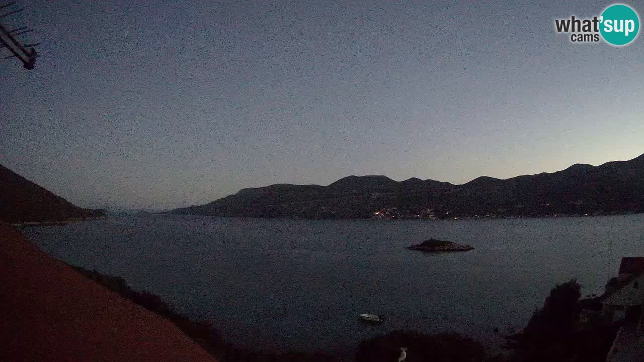Korčula spletna kamera v živo – Tri Žala pogled na Pelješac