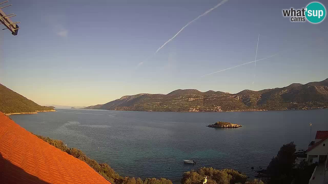 Korčula spletna kamera v živo – Tri Žala pogled na Pelješac
