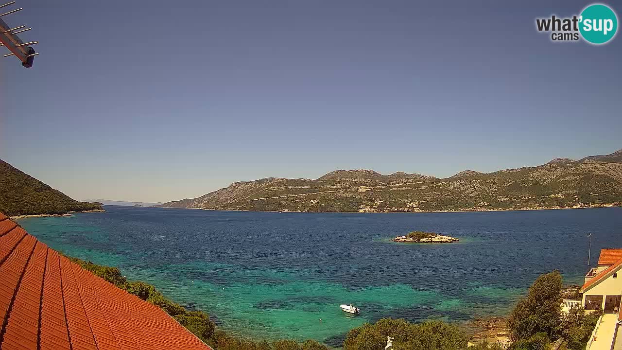 Korčula spletna kamera v živo – Tri Žala pogled na Pelješac