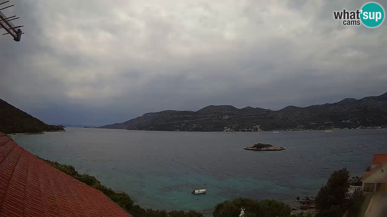 Korčula spletna kamera v živo – Tri Žala pogled na Pelješac