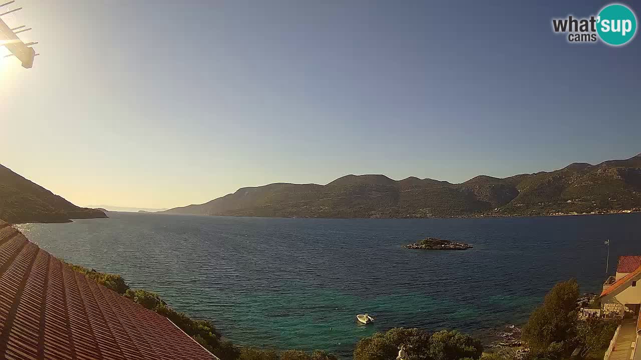 Korčula spletna kamera v živo – Tri Žala pogled na Pelješac