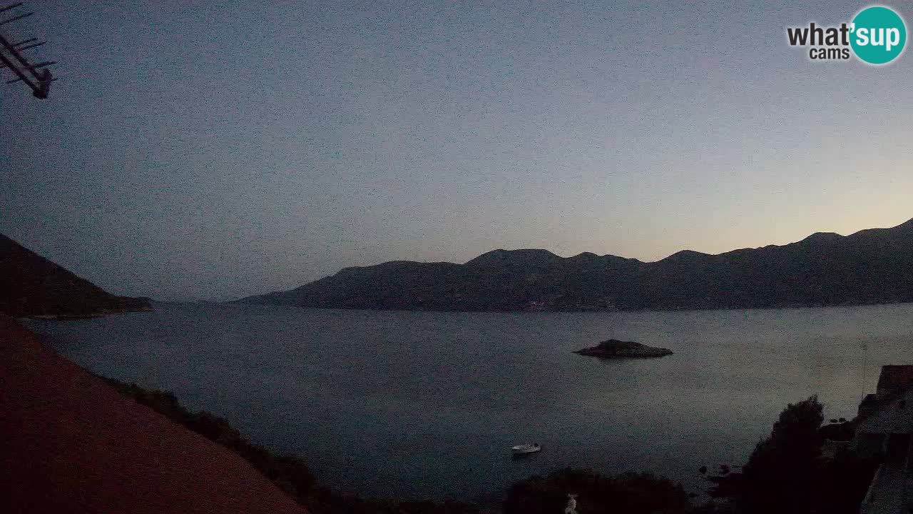 Korčula spletna kamera v živo – Tri Žala pogled na Pelješac