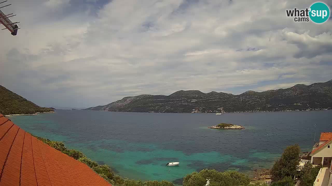Korčula spletna kamera v živo – Tri Žala pogled na Pelješac