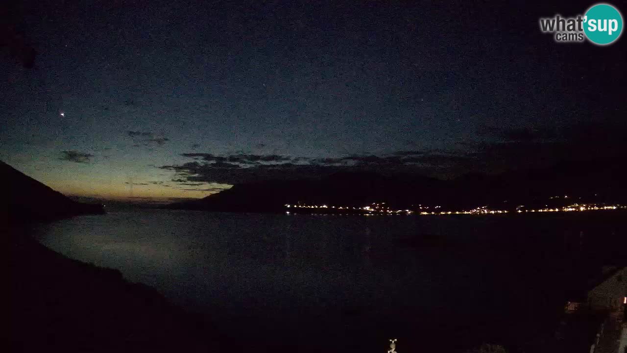 Korčula spletna kamera v živo – Tri Žala pogled na Pelješac