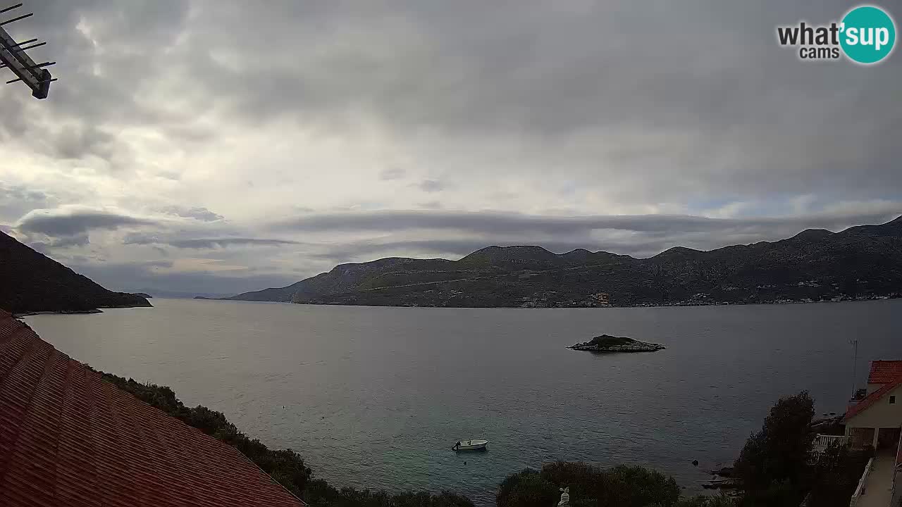 Korčula spletna kamera v živo – Tri Žala pogled na Pelješac