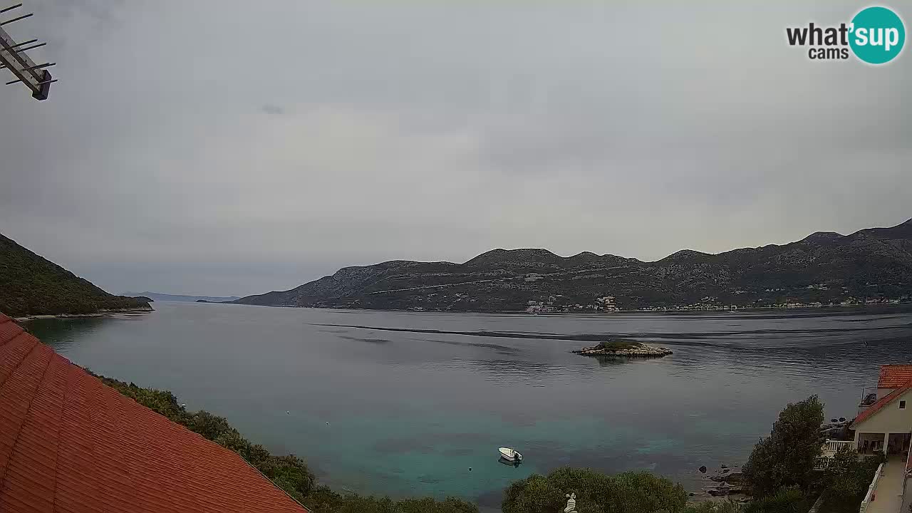 Korčula spletna kamera v živo – Tri Žala pogled na Pelješac