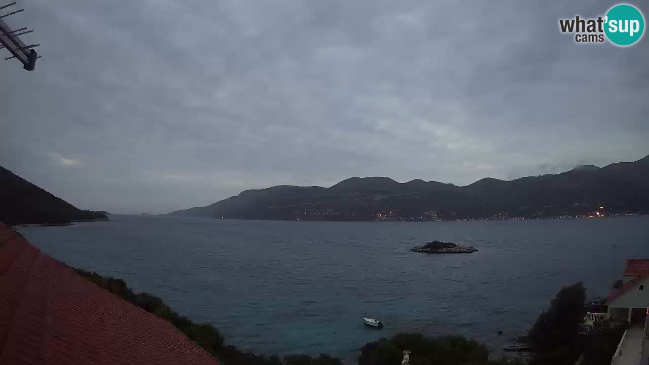 Korčula spletna kamera v živo – Tri Žala pogled na Pelješac