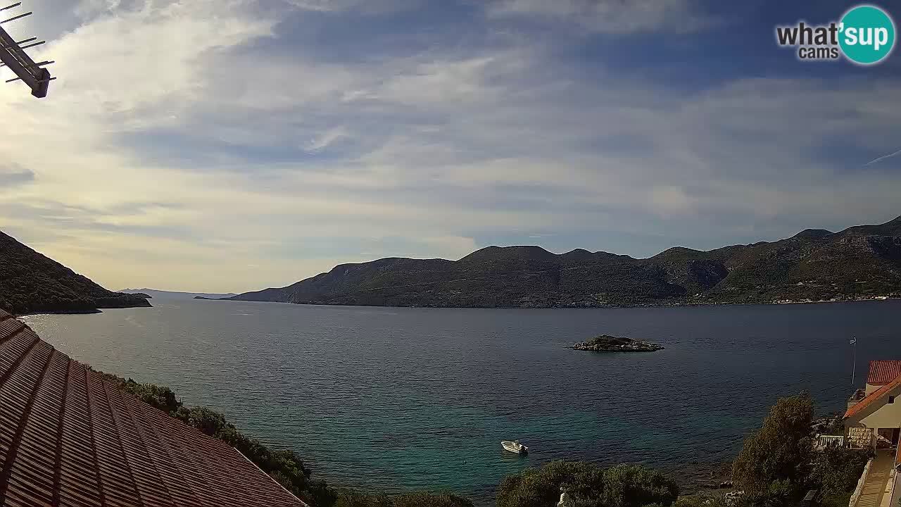 Korčula spletna kamera v živo – Tri Žala pogled na Pelješac