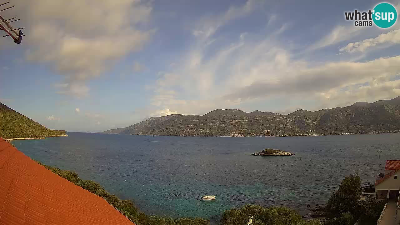 Korčula spletna kamera v živo – Tri Žala pogled na Pelješac